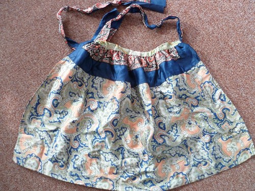 Tablier folklore soie - tablier, en