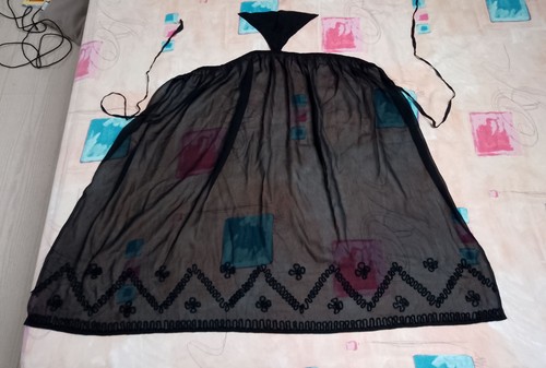 Ancien tablier noir brodé - tablier,
